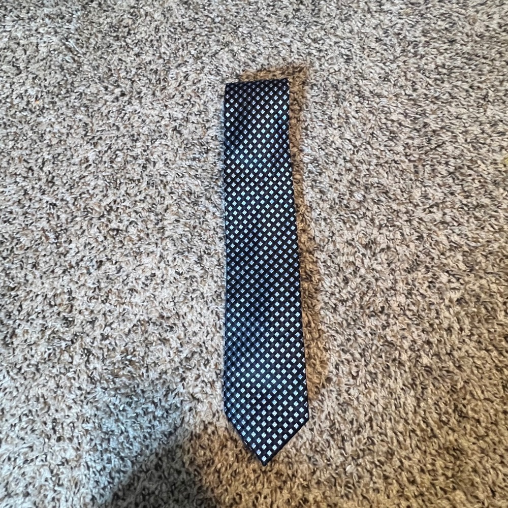 Michael Kors Mens Silver Black Geometric Grid‎ Silk Necktie Standard Width